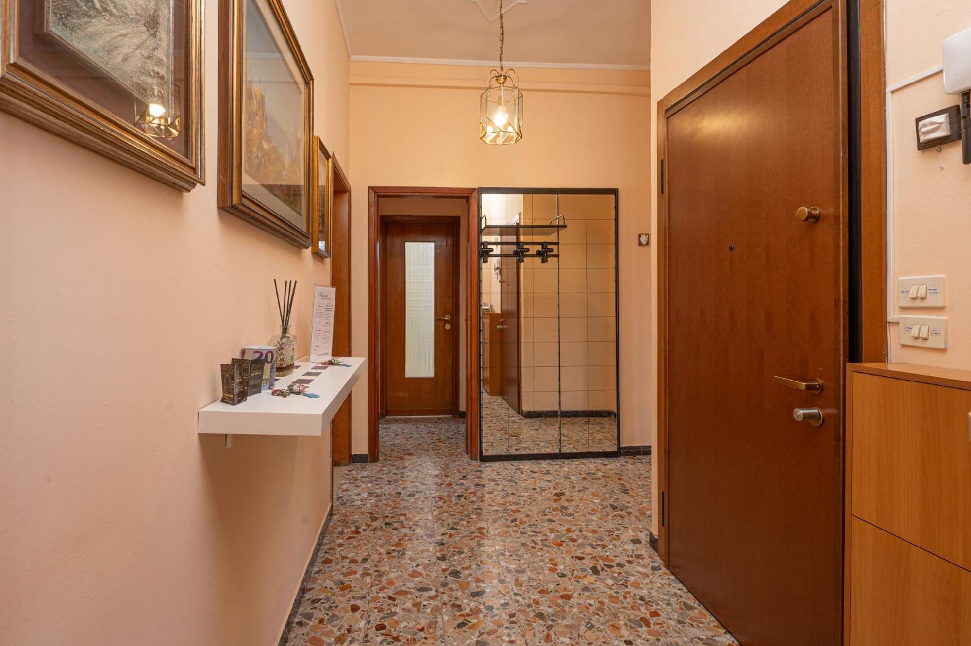 Appartamento Attico Vintage 10Min Da Arena 维罗纳 外观 照片